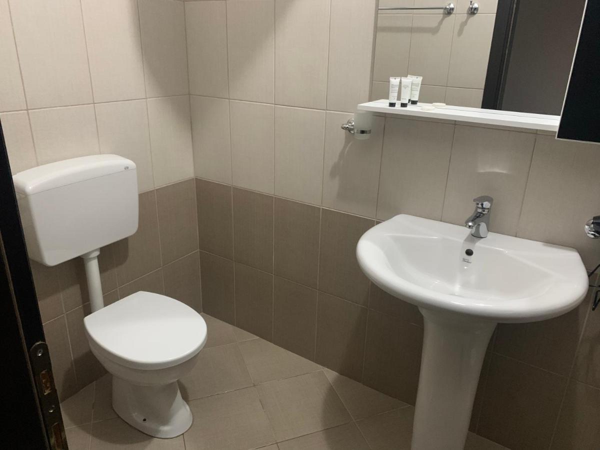 Vladimir Estate Hotel Gjirokastër Dış mekan fotoğraf