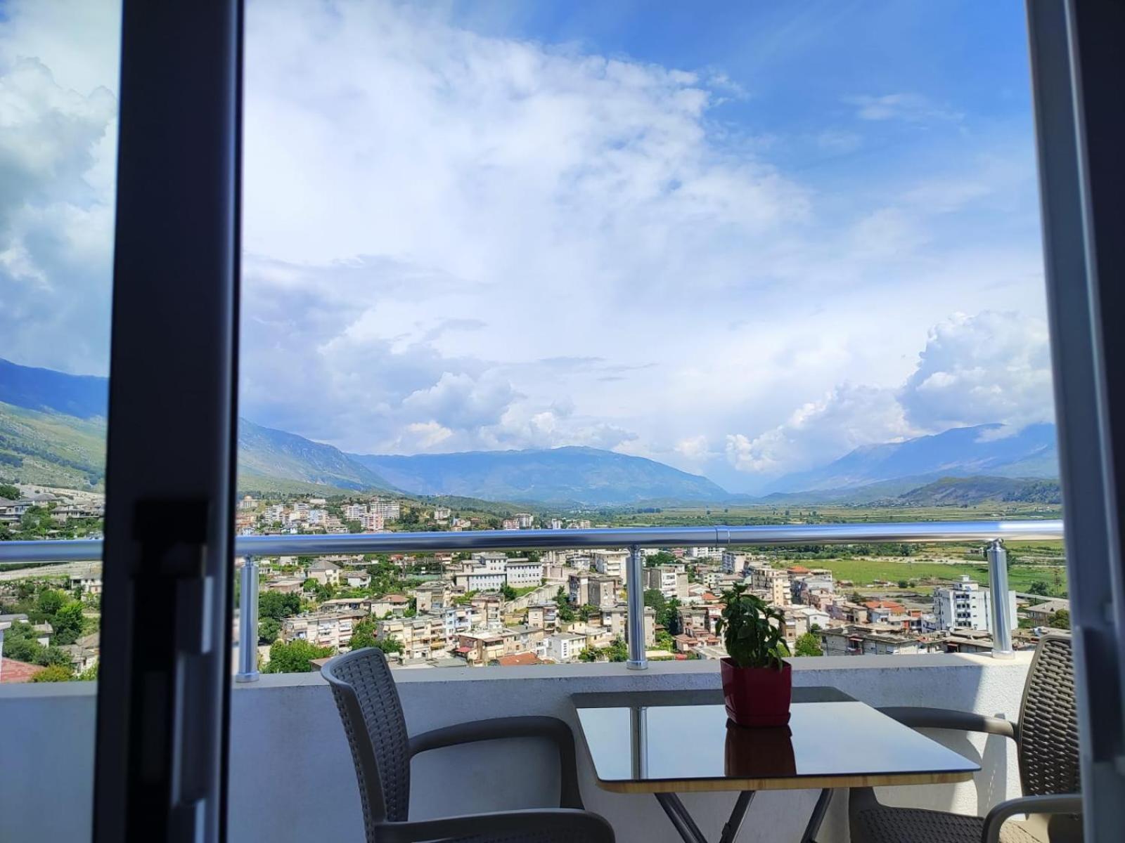 Vladimir Estate Hotel Gjirokastër Dış mekan fotoğraf