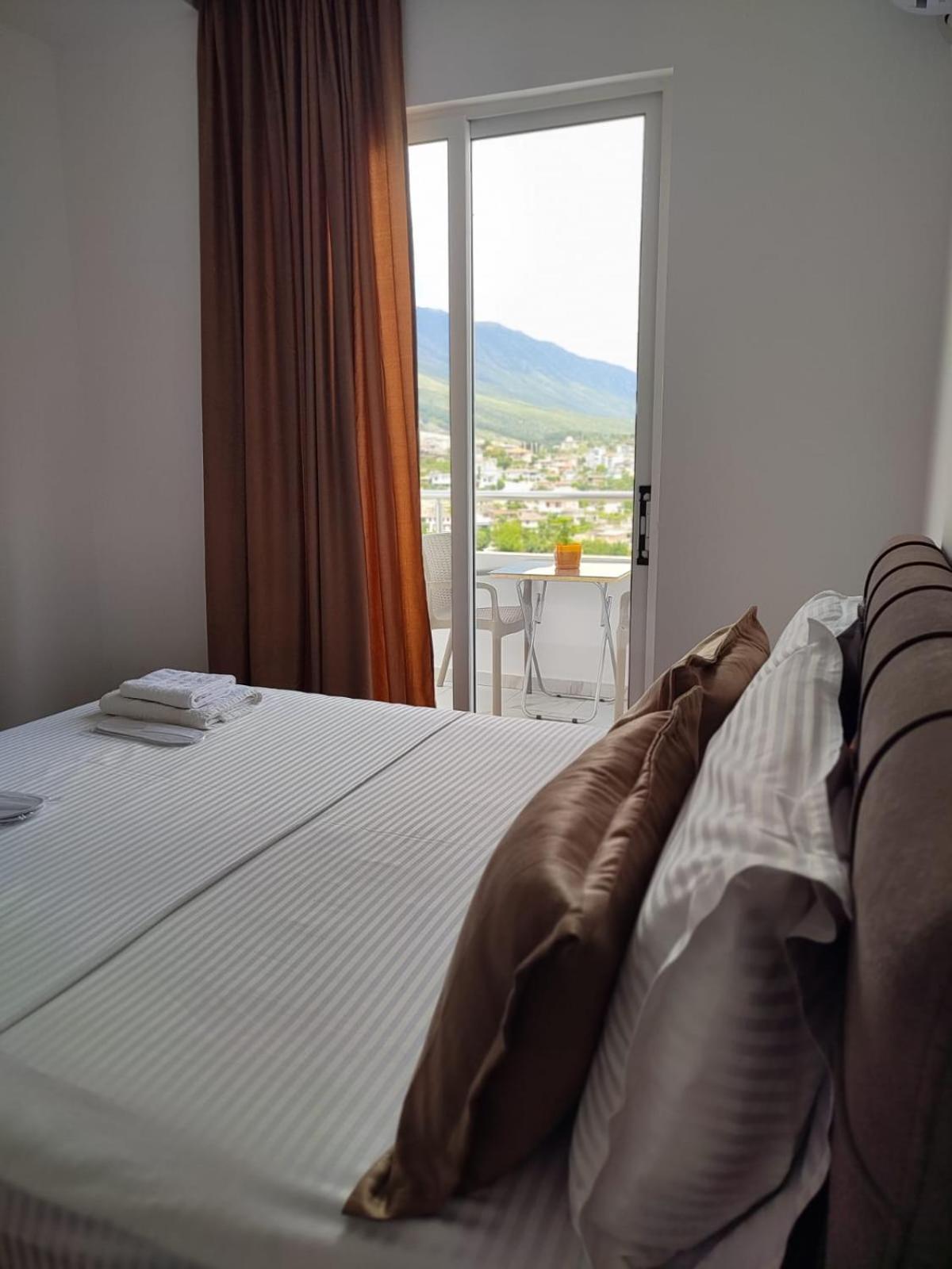 Vladimir Estate Hotel Gjirokastër Dış mekan fotoğraf
